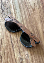 Occhiali da sole in legno Engraved -- Relic